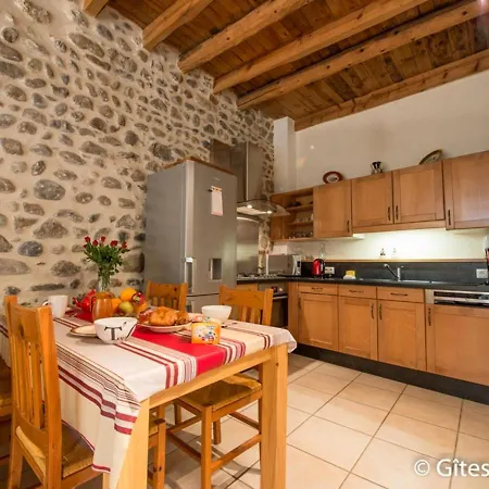 Issoire, 3 Pieces, 4 Personnes - Fr-1-630-298 * Issoire