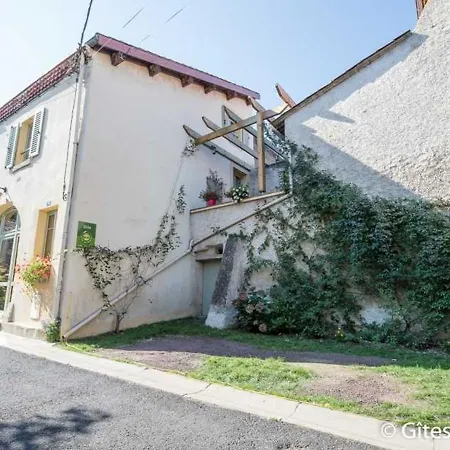 Casa vacanze Issoire, 3 Pieces, 4 Personnes - Fr-1-630-298